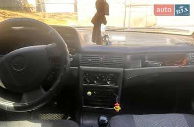 Седан Daewoo Nexia 2006 в 
