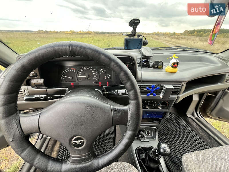 Седан Daewoo Nexia 1995 в Балаклії