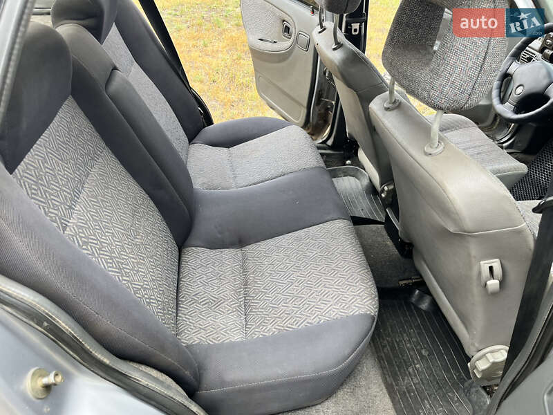 Седан Daewoo Nexia 1995 в Балаклії