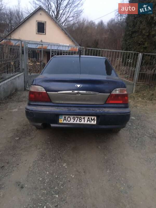 Седан Daewoo Nexia 2008 в Хусте