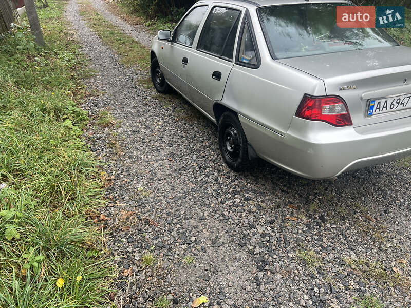 Седан Daewoo Nexia 2008 в Киеве