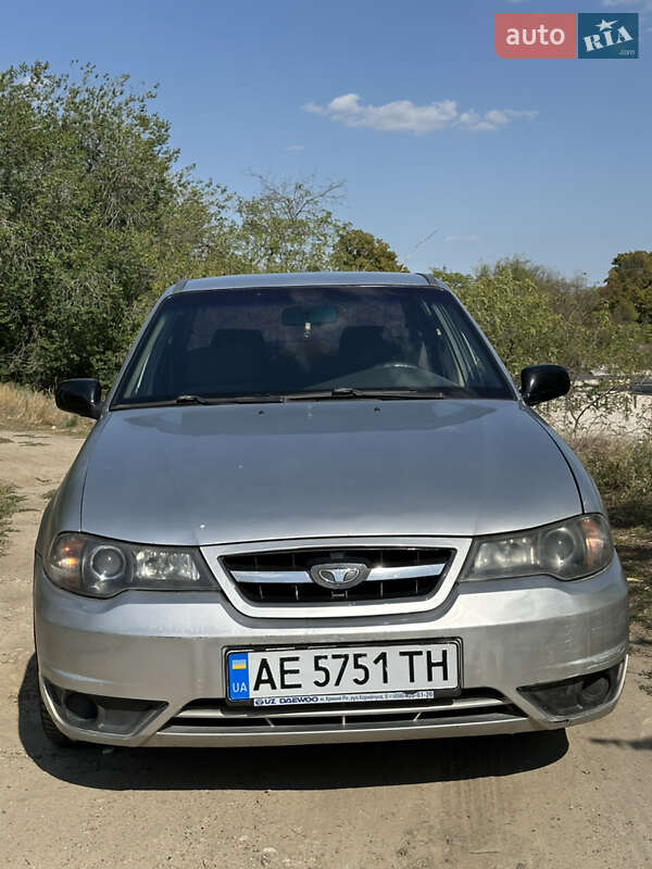 Седан Daewoo Nexia 2012 в 