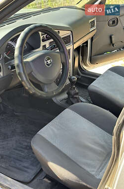 Седан Daewoo Nexia 2012 в 
