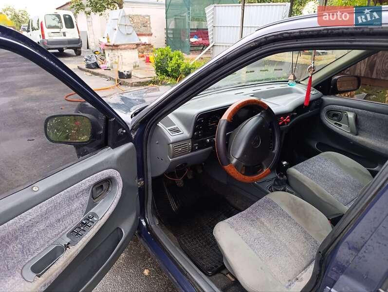 Седан Daewoo Nexia 2007 в Мироновке
