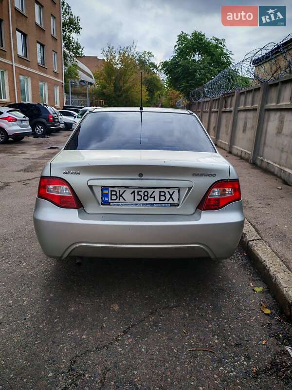 Седан Daewoo Nexia 2008 в Одессе