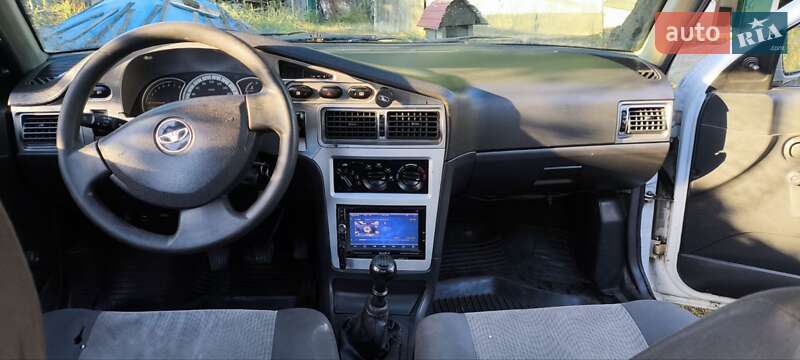 Седан Daewoo Nexia 2010 в Смілі