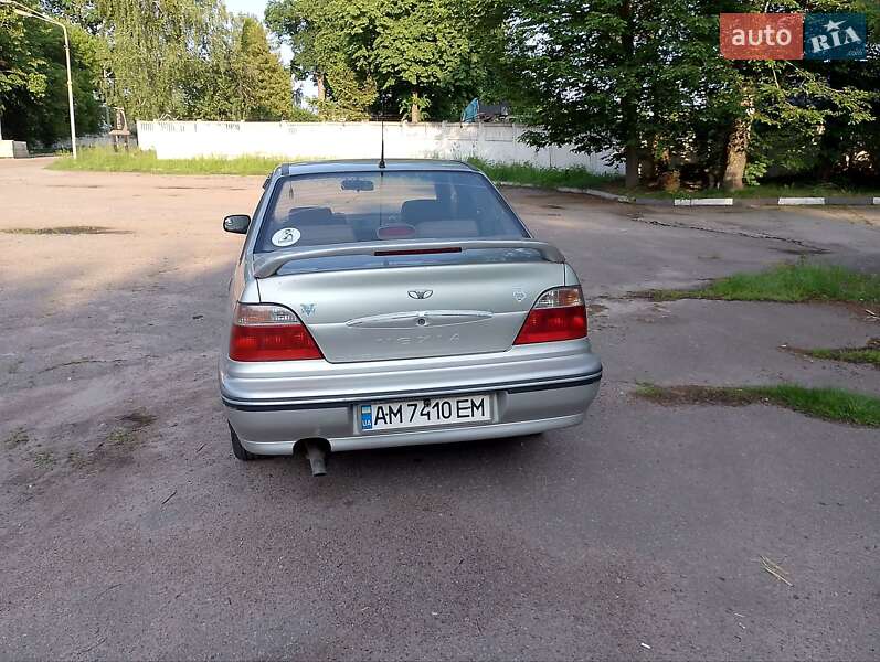 Седан Daewoo Nexia 2006 в Житомире