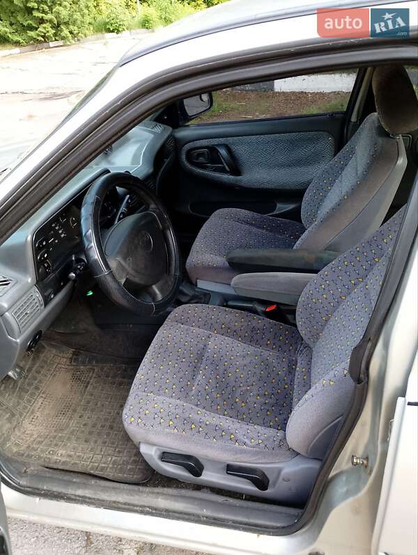 Седан Daewoo Nexia 2006 в Житомире