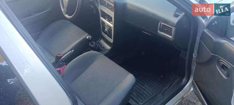 Седан Daewoo Nexia 2011 в Люботине