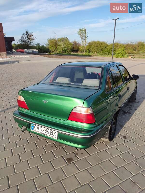 Седан Daewoo Nexia 2003 в Черкасах