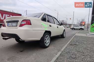 Седан Daewoo Nexia 2011 в 