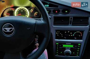 Седан Daewoo Nexia 2011 в 