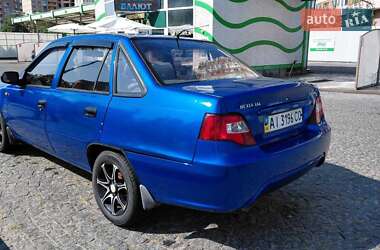 Седан Daewoo Nexia 2011 в 