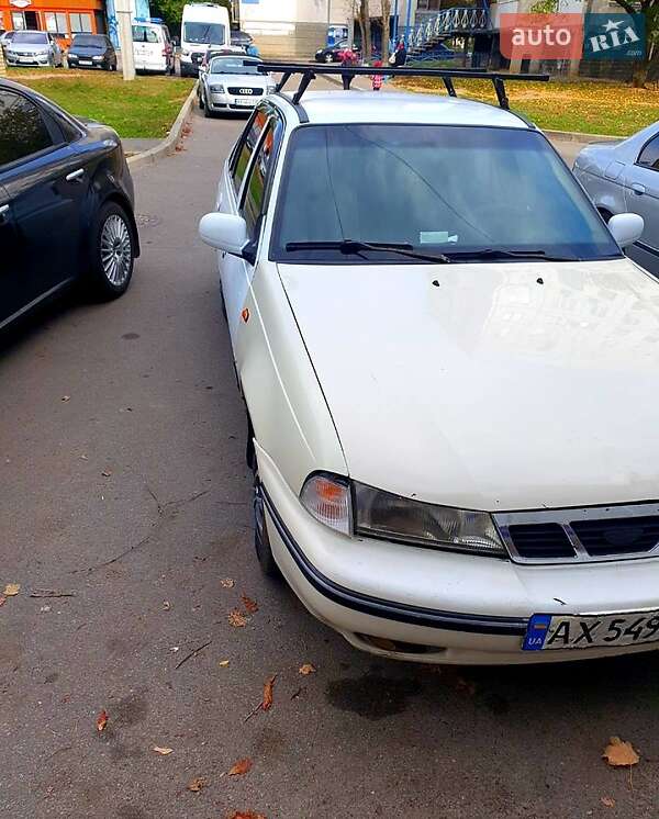 Седан Daewoo Nexia 1997 в Золочеве