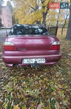 Седан Daewoo Nexia 1995 в Козельце