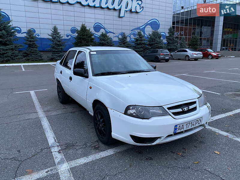Седан Daewoo Nexia 2008 в Києві