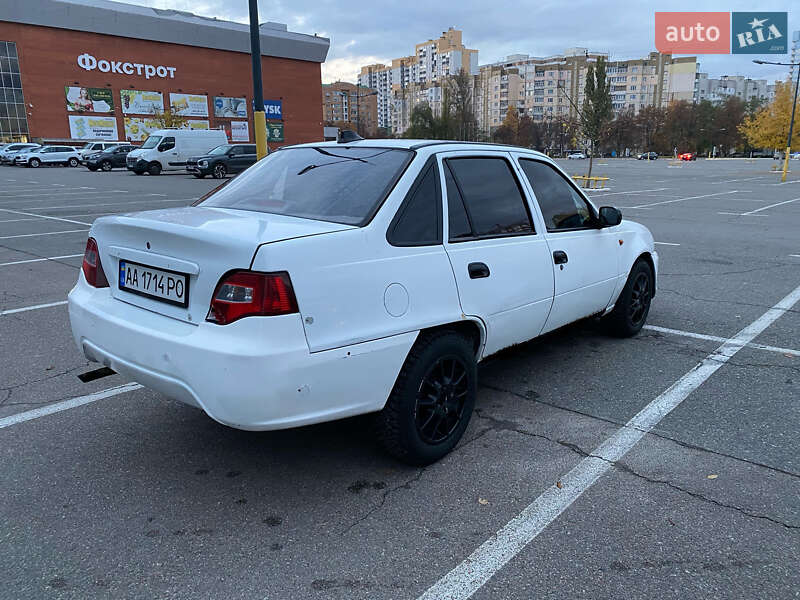 Седан Daewoo Nexia 2008 в Києві