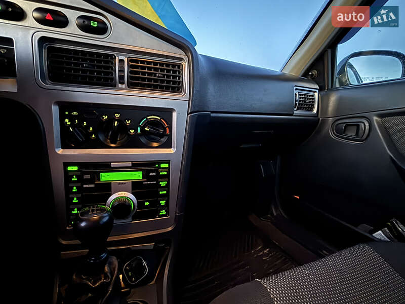 Седан Daewoo Nexia 2009 в Овруче