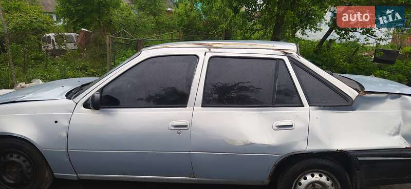 Седан Daewoo Nexia 2007 в Остроге