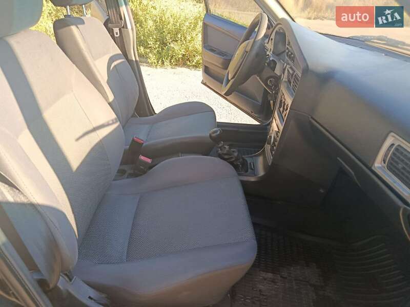 Седан Daewoo Nexia 2010 в Днепре