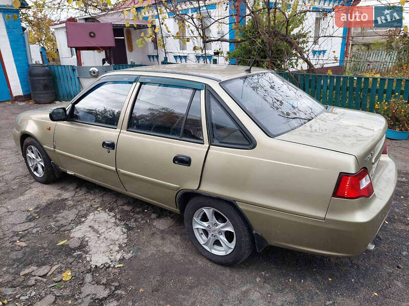 Седан Daewoo Nexia 2011 в Фастові