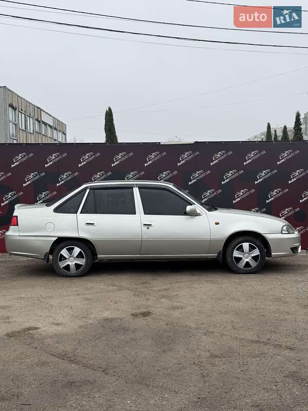 Седан Daewoo Nexia 2008 в Сумах