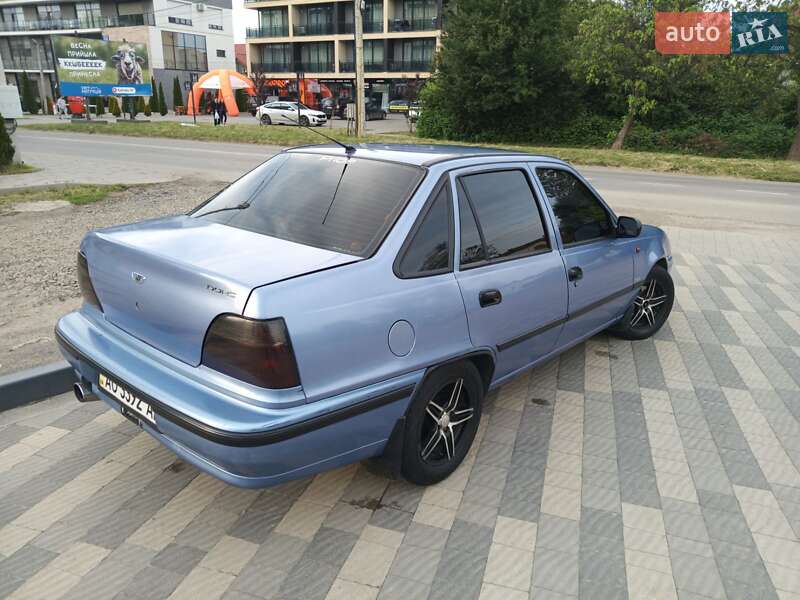 Седан Daewoo Nexia 2008 в Ужгороді