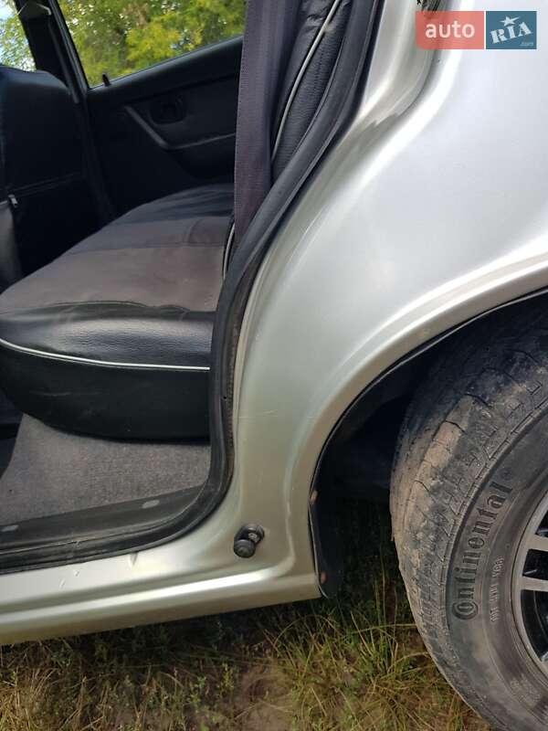 Седан Daewoo Nexia 2008 в Ізюмі