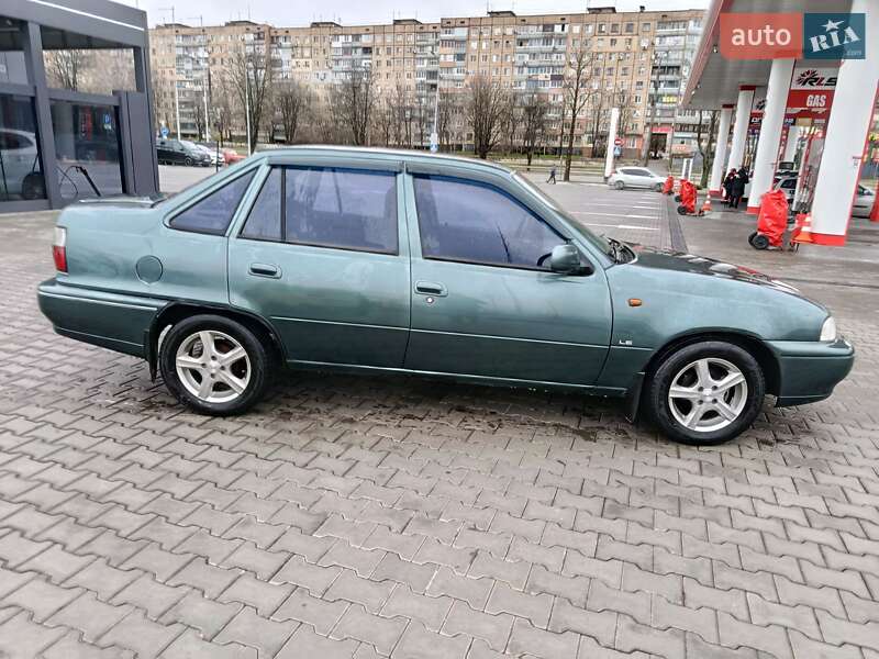 Седан Daewoo Nexia 1997 в Кривом Роге