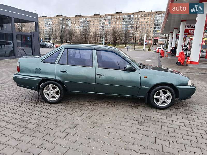Седан Daewoo Nexia 1997 в Кривом Роге