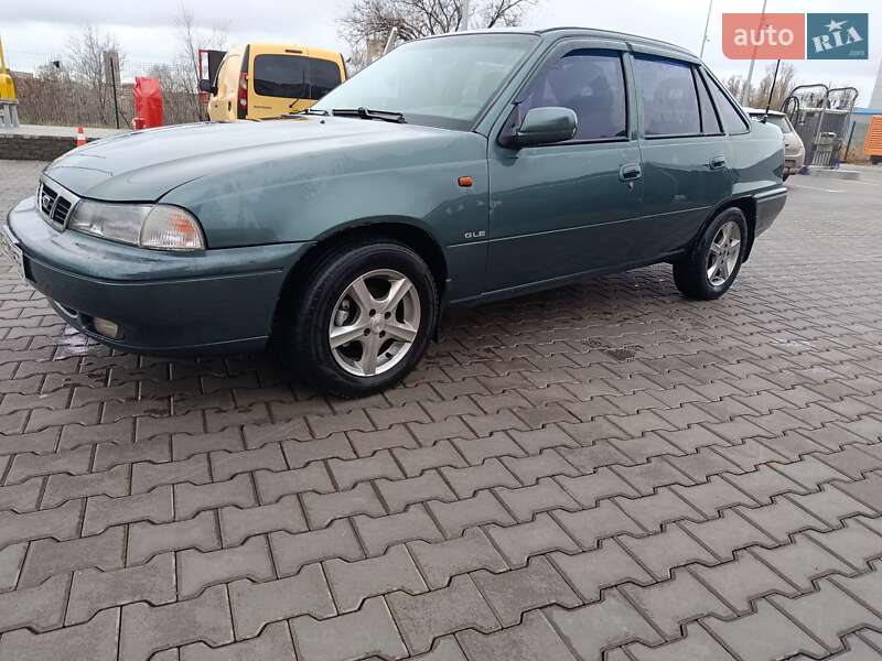 Седан Daewoo Nexia 1997 в Кривом Роге