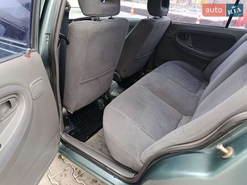 Седан Daewoo Nexia 1997 в Кривом Роге