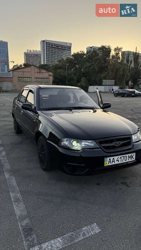 Седан Daewoo Nexia 2012 в Киеве