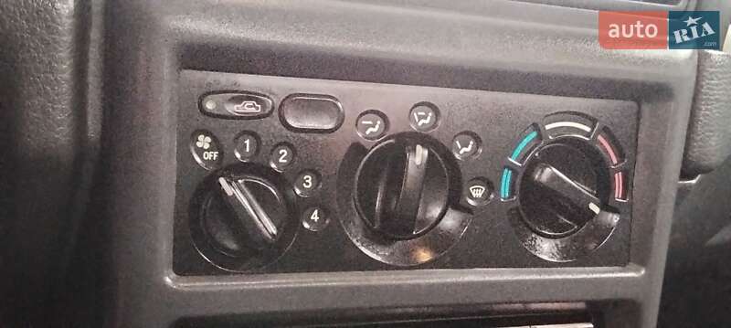 Седан Daewoo Nexia 2006 в Львове