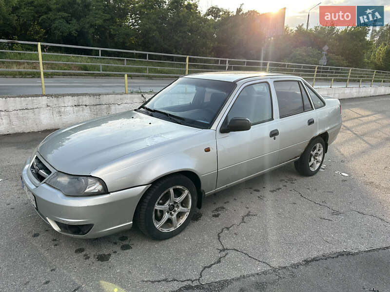 Седан Daewoo Nexia 2008 в Киеве