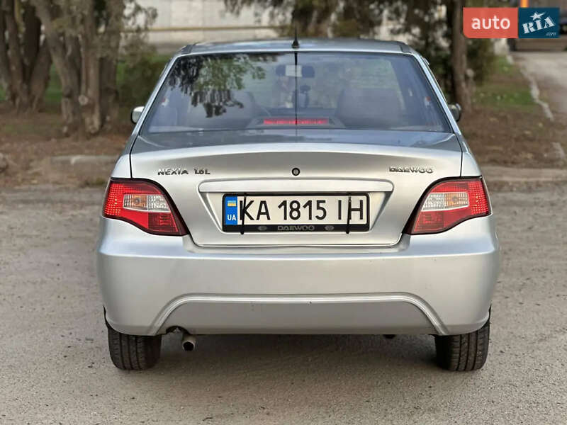 Седан Daewoo Nexia 2011 в Днепре