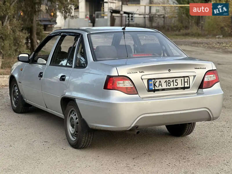 Седан Daewoo Nexia 2011 в Днепре