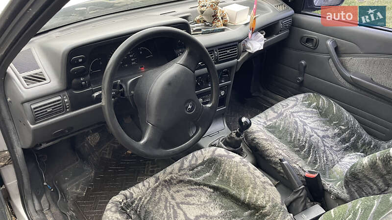 Седан Daewoo Nexia 2004 в Бродах