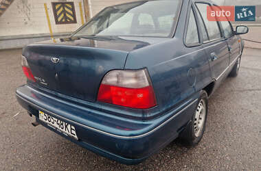 Седан Daewoo Nexia 1997 в Ромнах