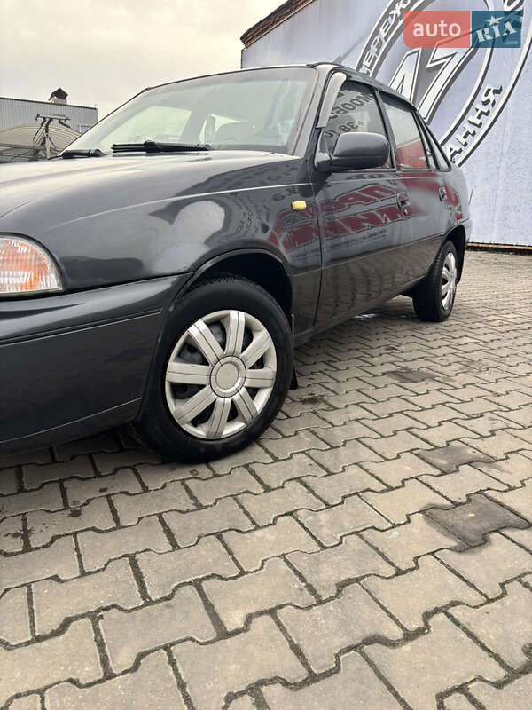 Седан Daewoo Nexia 2003 в Хмельницькому