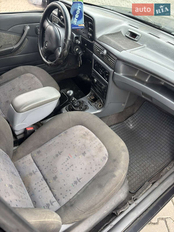 Седан Daewoo Nexia 2003 в Хмельницькому