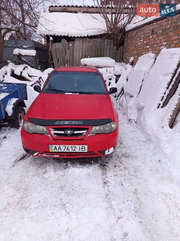 Седан Daewoo Nexia 2008 в Ромнах