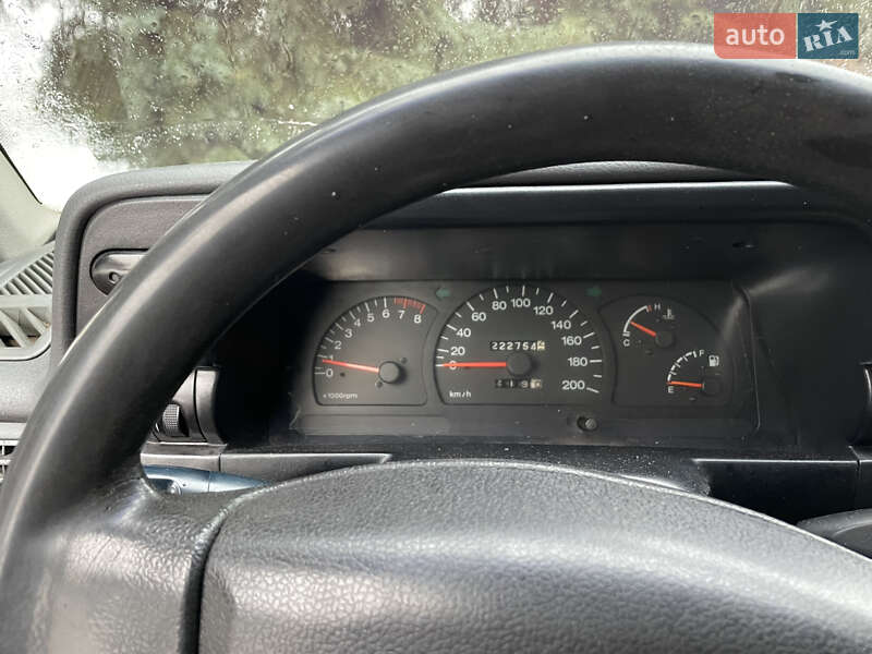 Седан Daewoo Nexia 1995 в Харькове