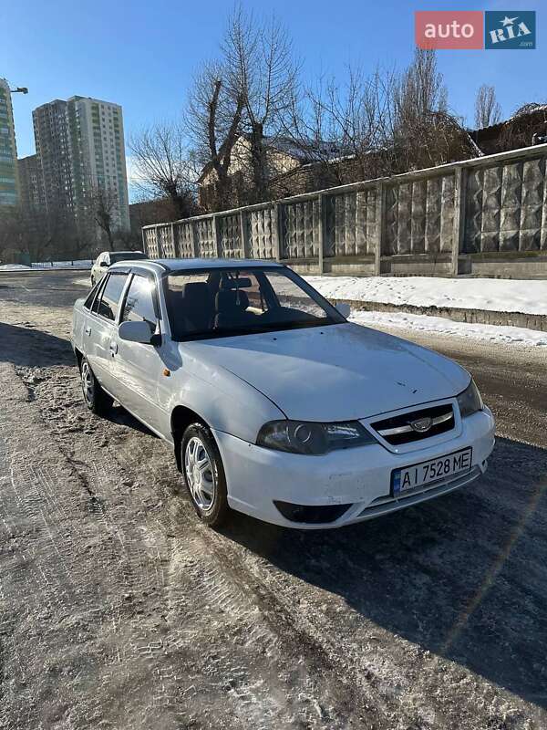 Седан Daewoo Nexia 2009 в Києві