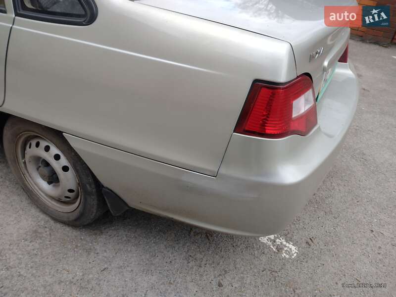 Седан Daewoo Nexia 2008 в Синельниковому