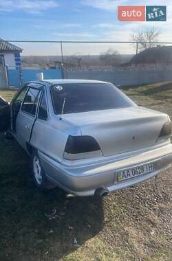 Седан Daewoo Nexia 1995 в Олександрії