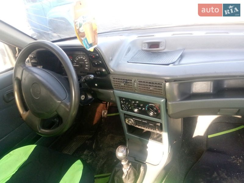 Седан Daewoo Nexia 2008 в Золочеві