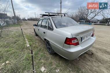 Седан Daewoo Nexia 2008 в Снигиревке