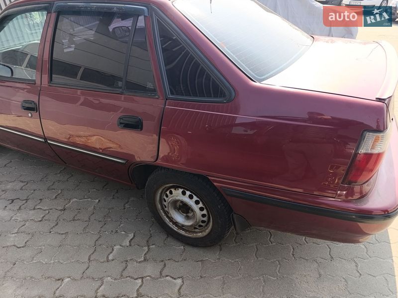 Седан Daewoo Nexia 2006 в Щирце