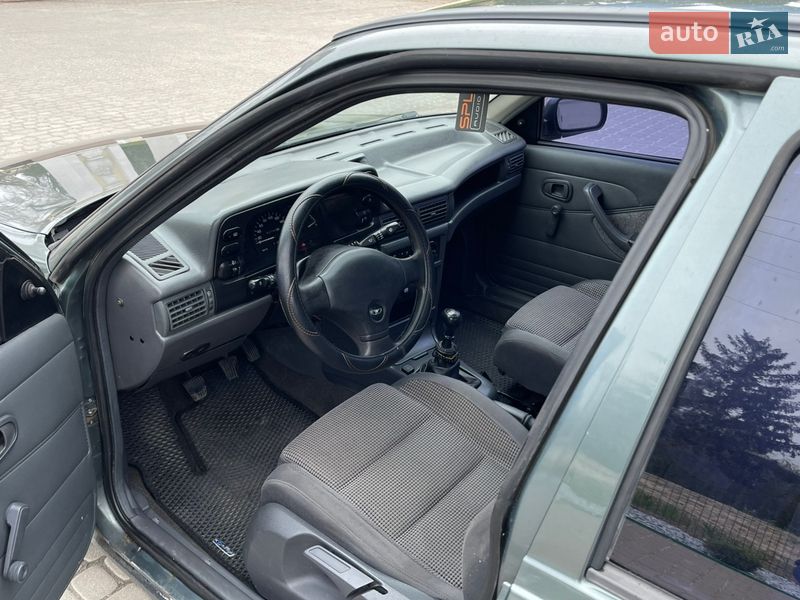 Седан Daewoo Nexia 2005 в Бродах